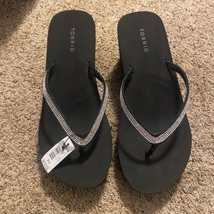 Torrid flip flops wedges black size 8.5 rhinestone detail